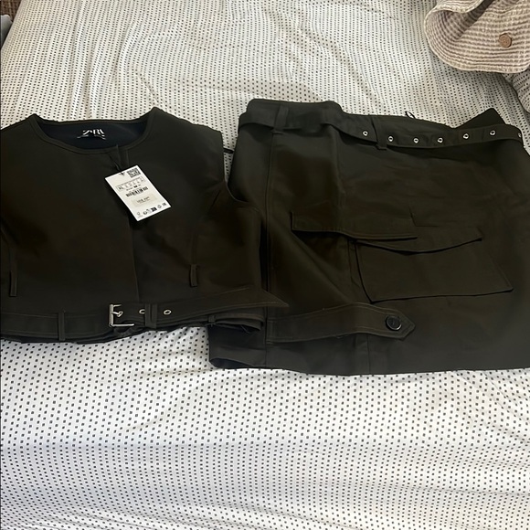 Zara Olive Green Belted Top with cargo skirt - Picture 5 of 7
